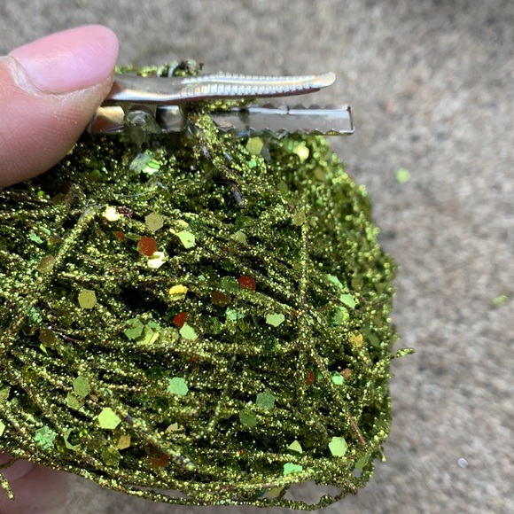 NWOT 3 Green Nest picks with clip - Picture 2 of 7